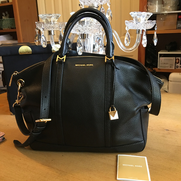 Michael Kors Handbags - Michael Kors Beckett Black Leather Satchel Bag new